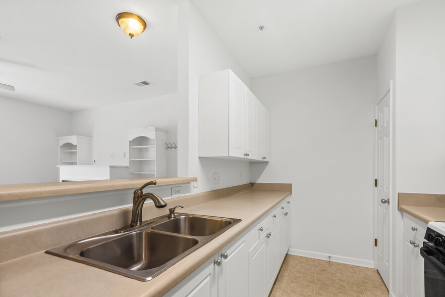 Building Photo - 622 McKenna Cir