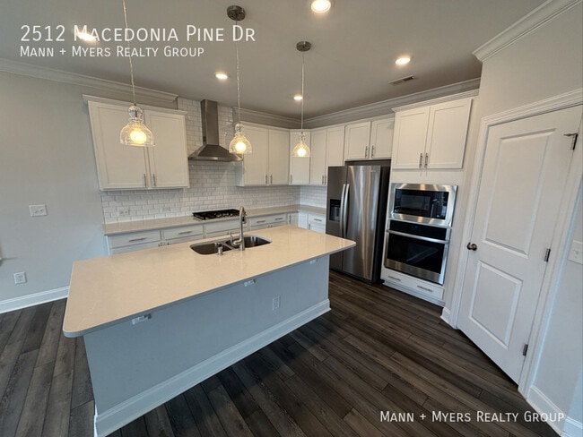 Building Photo - 2512 Macedonia Pine Dr