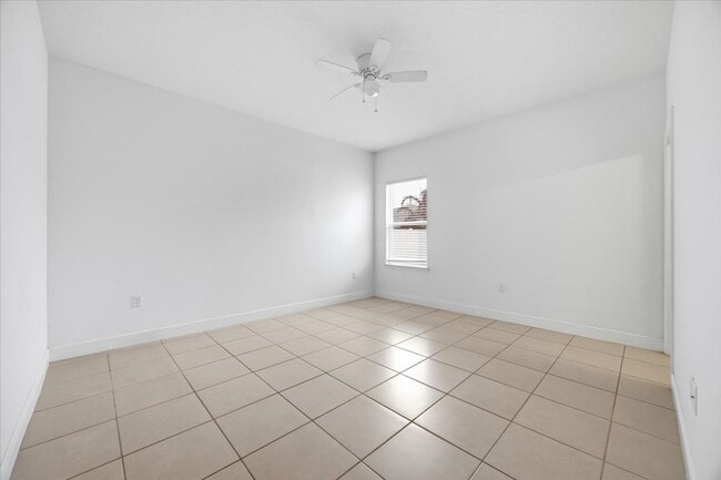 Building Photo - Stunning 4-Bedroom, 2-Bath Home in Poinciana with Modern Upgrades