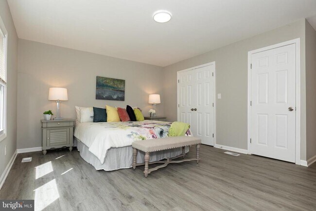 Building Photo - 9520 48th Ave