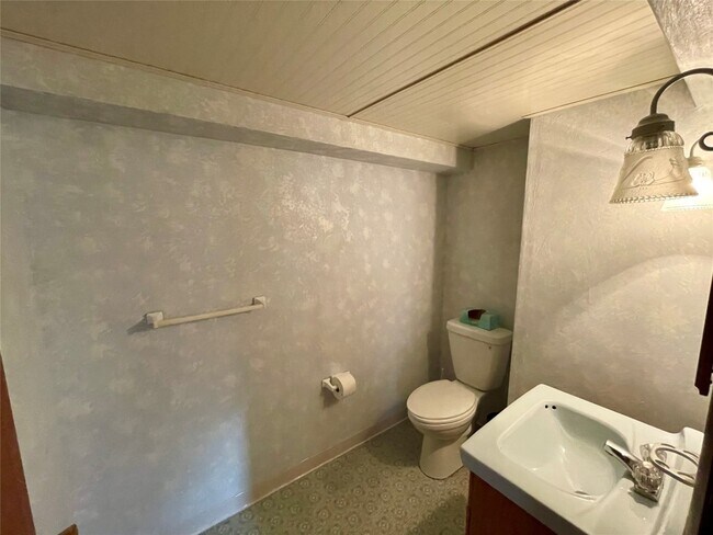 Building Photo - 1026 Southern Pines Dr