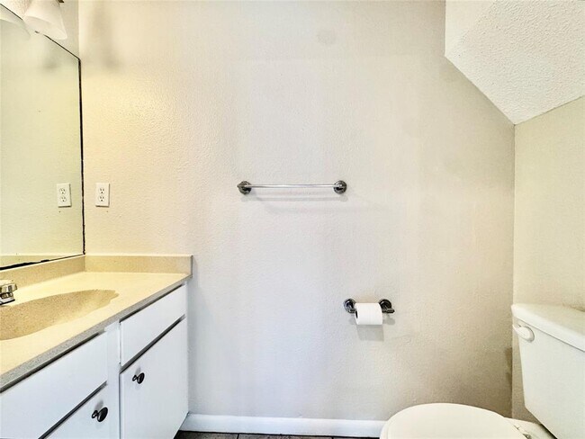 Building Photo - 8106 Hood Cir