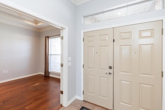 Building Photo - 6235 Gracemount Ln