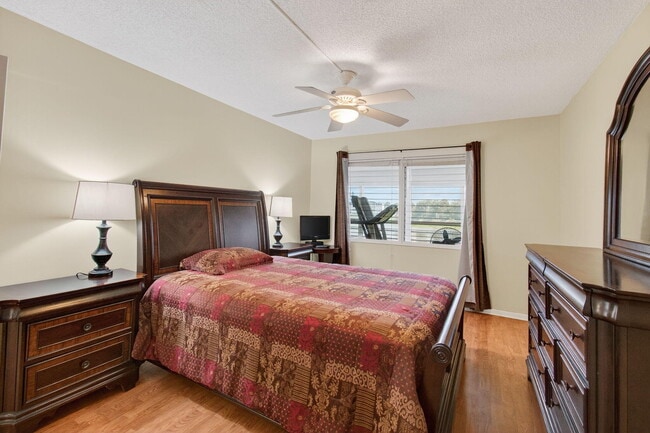 Building Photo - 2015 Cornwall A