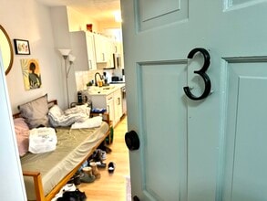 Building Photo - 152 Salem St