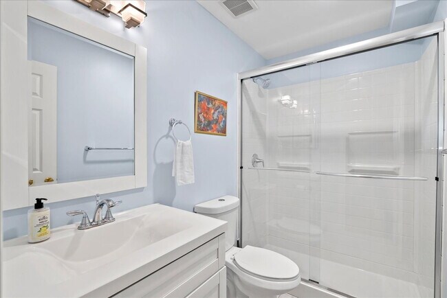 Building Photo - Beautiful End-Unit Townhome with Spacious Interior and Outdoor Living