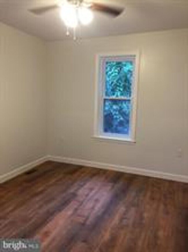 Building Photo - 3739 Midvale Ave