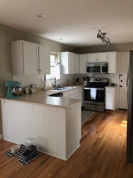 Building Photo - 105 Belden Dr