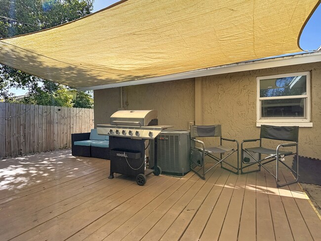 Building Photo - 5913 Appletree Rd