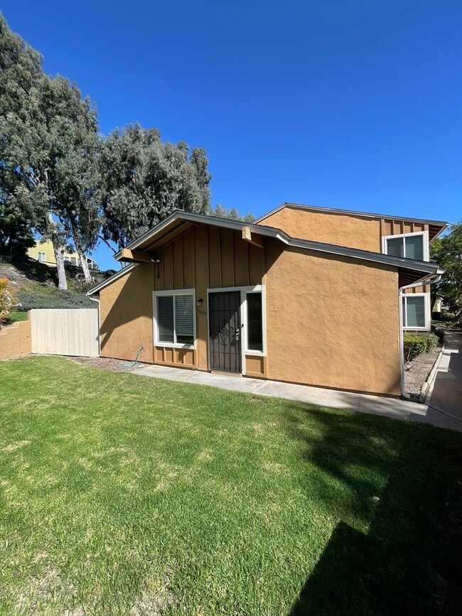 Building Photo - 2/1 Penasquitos Condo Available Now!