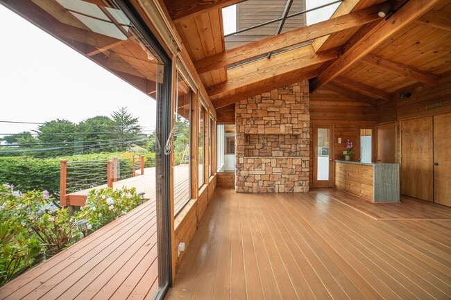 Building Photo - Unique Carmel Highlands 2 Bed, 2 Bath + Sunroom & Office