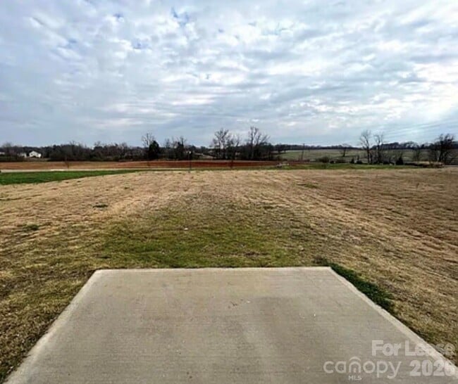 Building Photo - 1011 Maylen Trce