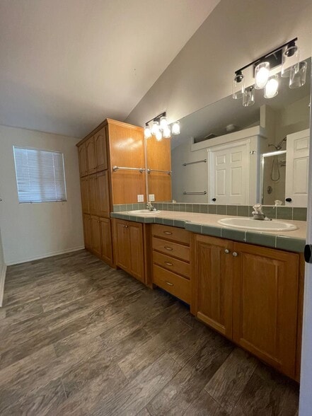 Building Photo - 148 Sherwood Dr