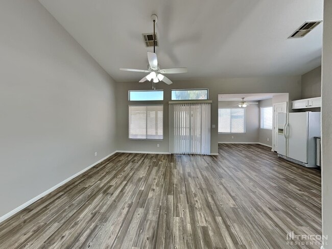 Building Photo - 523 Landra Ln