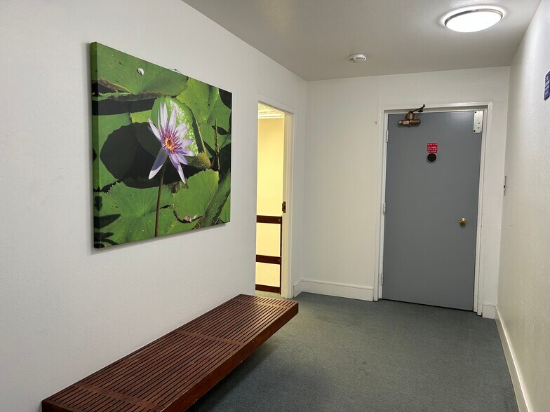 Building Photo - 2655 Edison St