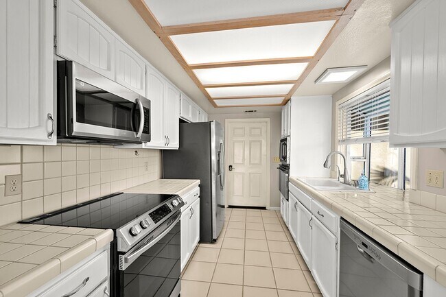 Building Photo - Ocean View La Jolla Home | 3BR + 3BA | Patio, Balcony & 2-Car Garage