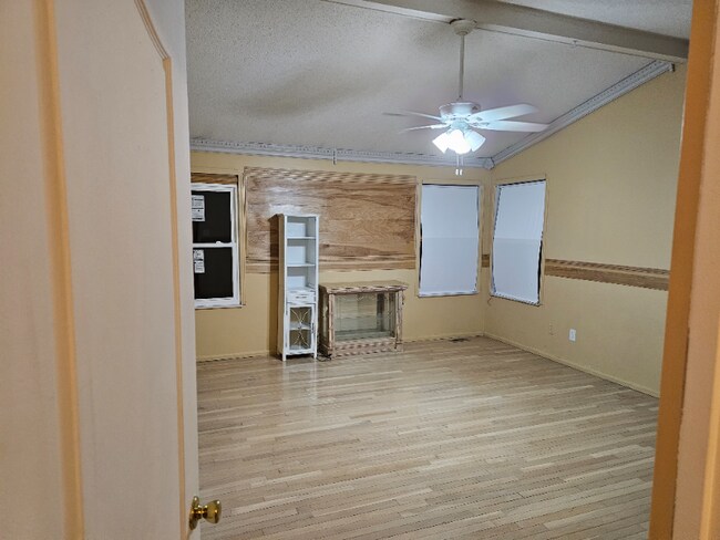 Building Photo - 1163 Colby Dr