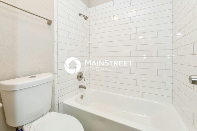 Building Photo - 4 Bedroom Pet-Friendly Home in Mesquite, TX with Main Street Renewal