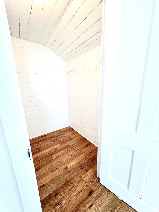 Building Photo - 14 Hackmatack St