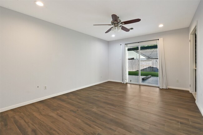 Building Photo - 12018 Beinhorn Dr