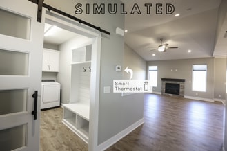 Building Photo - Luxury Townhome