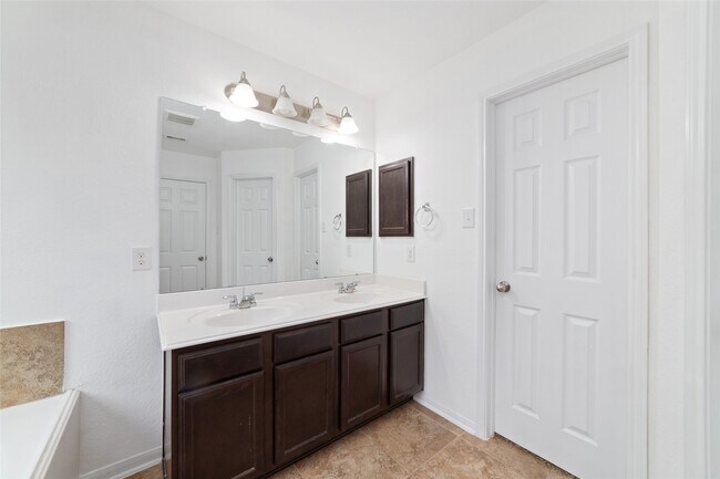 Building Photo - 18406 Spruce Tree Line Trl