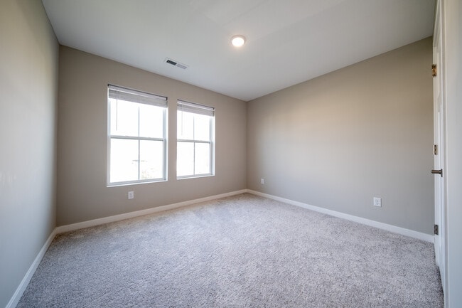 Building Photo - 15083 Athgoe Dr