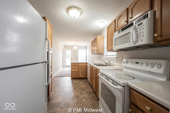 Building Photo - 19496 Prairie Crossing Dr