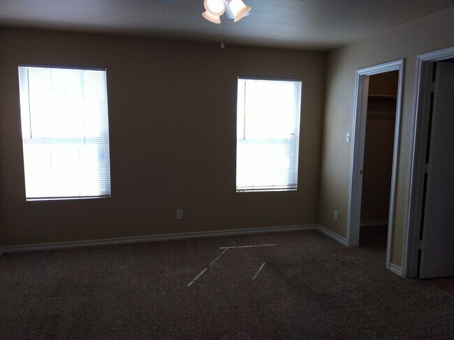 Building Photo - COMING SOON! 3 Bedroom/ 2.5 Bath Townhome