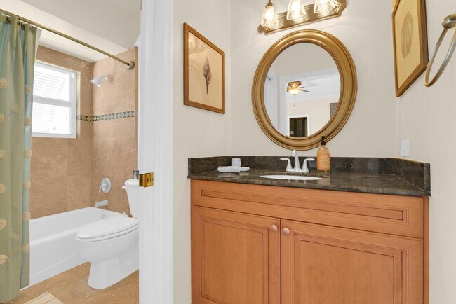 Building Photo - 1704 Del Haven Dr