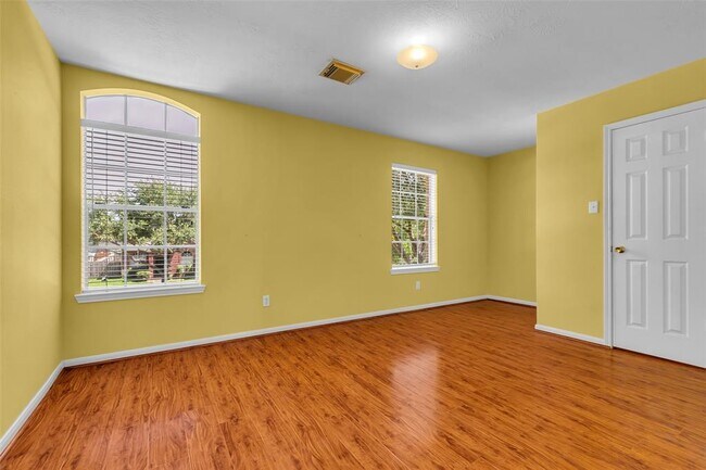 Building Photo - 16343 Mellow Oaks Ln