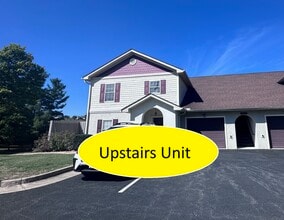 Building Photo - 4 Rose Garden Ln
