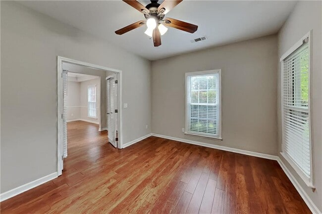 Building Photo - 1240 Cedar Brook Dr NE
