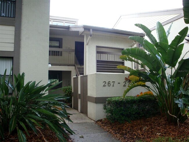 Building Photo - 270 Woodlake Wynde