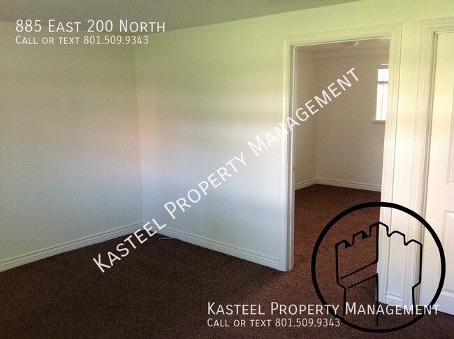 Building Photo - 885 E 200 N