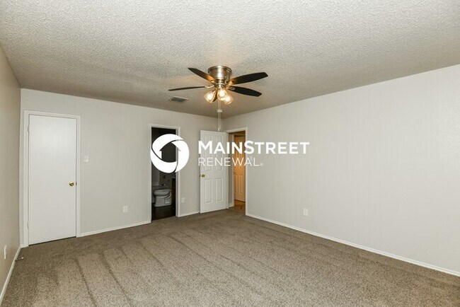 Building Photo - 3 Bedroom Pet-Friendly Home in ARLINGTON, TX with Main Street Renewal