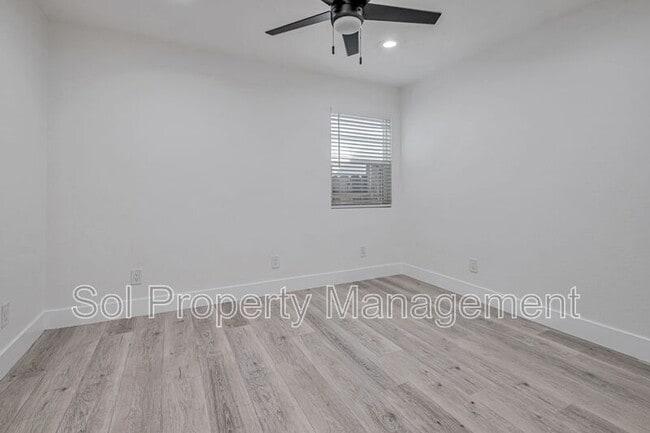 Building Photo - 822 Eaton St