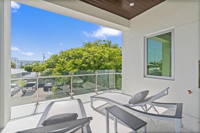 Building Photo - 221 Shore Ct