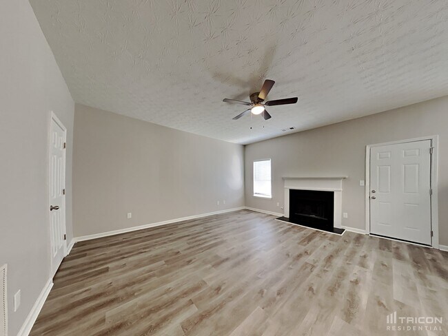 Building Photo - 315 Hazelhurst Dr