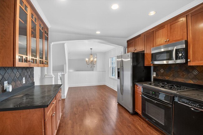 Building Photo - 417 S Ashley St