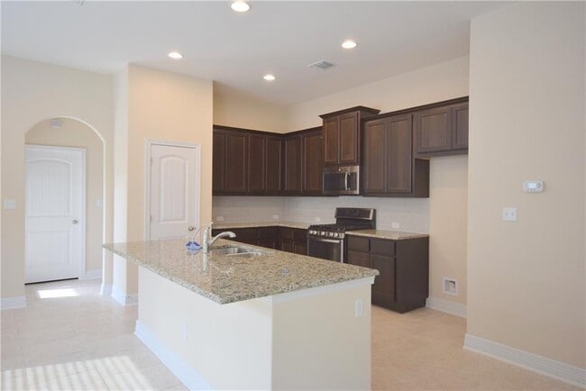 Building Photo - 420 Blue Waterleaf Ln