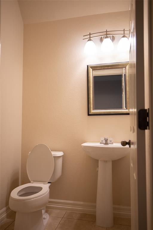 Building Photo - 9512 Bromsgrove Dr