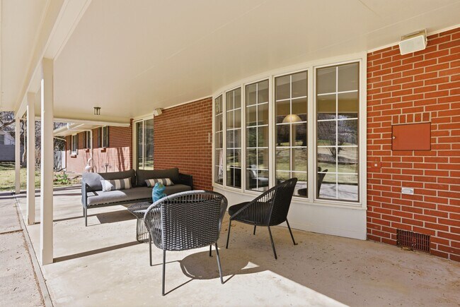 Building Photo - 2050 Cherryville Rd