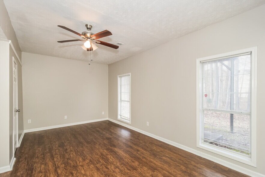 Building Photo - 2526 Riverwood Spg