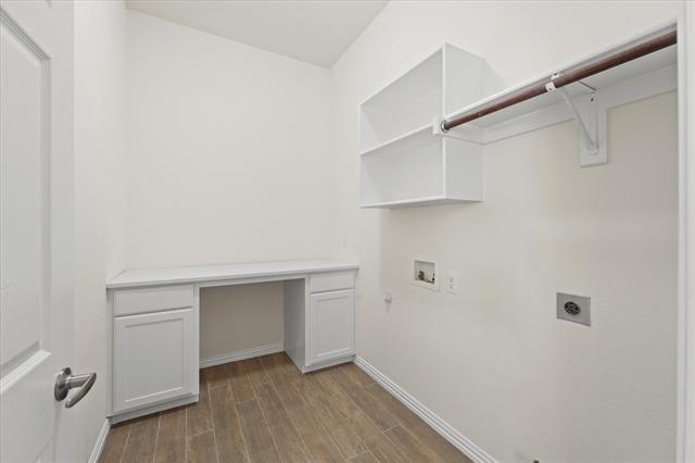 Building Photo - 8908 Red Oaks Dr