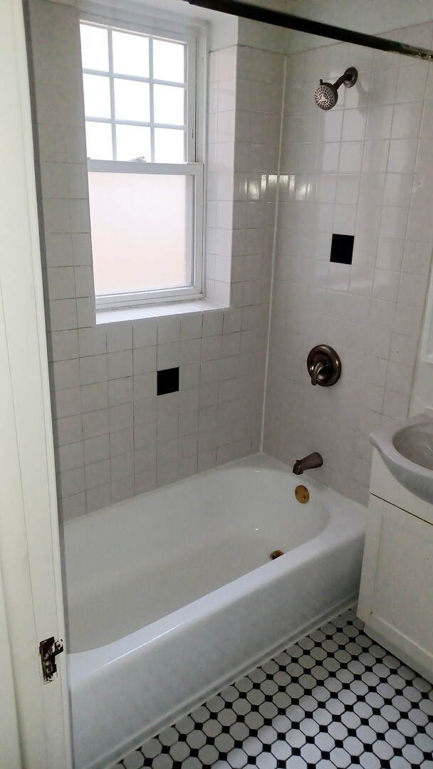 Building Photo - 5132 W 21st St