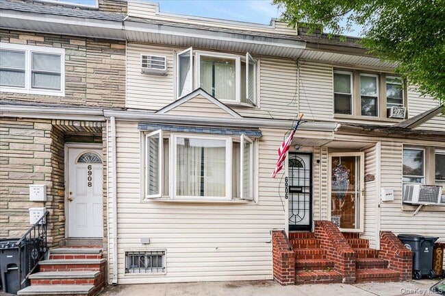 Primary Photo - 69-06 79th St