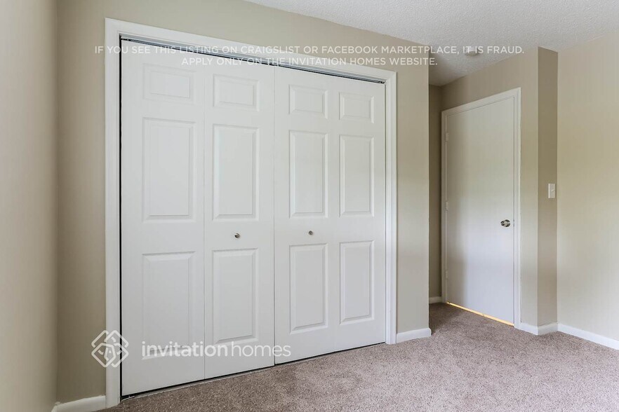 Building Photo - 11090 Glenwood Dr