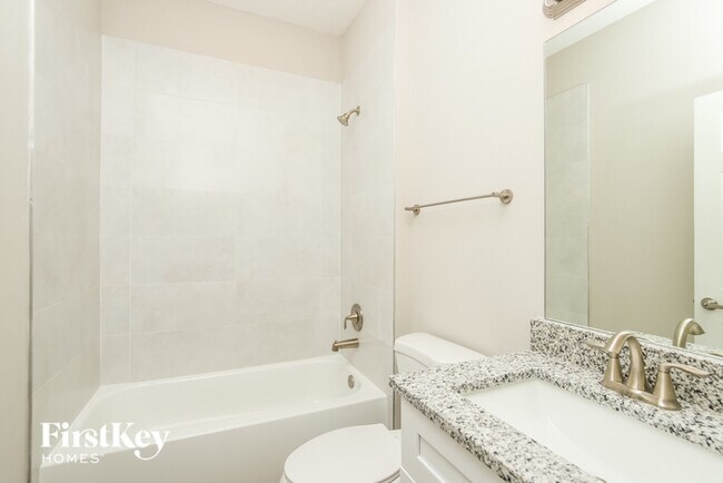 Building Photo - 515 Paigo St SE