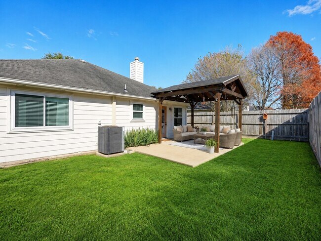 Building Photo - 4508 Stonebridge Dr